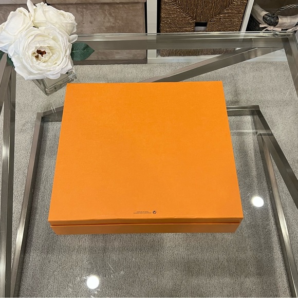 Louis Vuitton Magnetic Gift Box - Picture 5 of 9